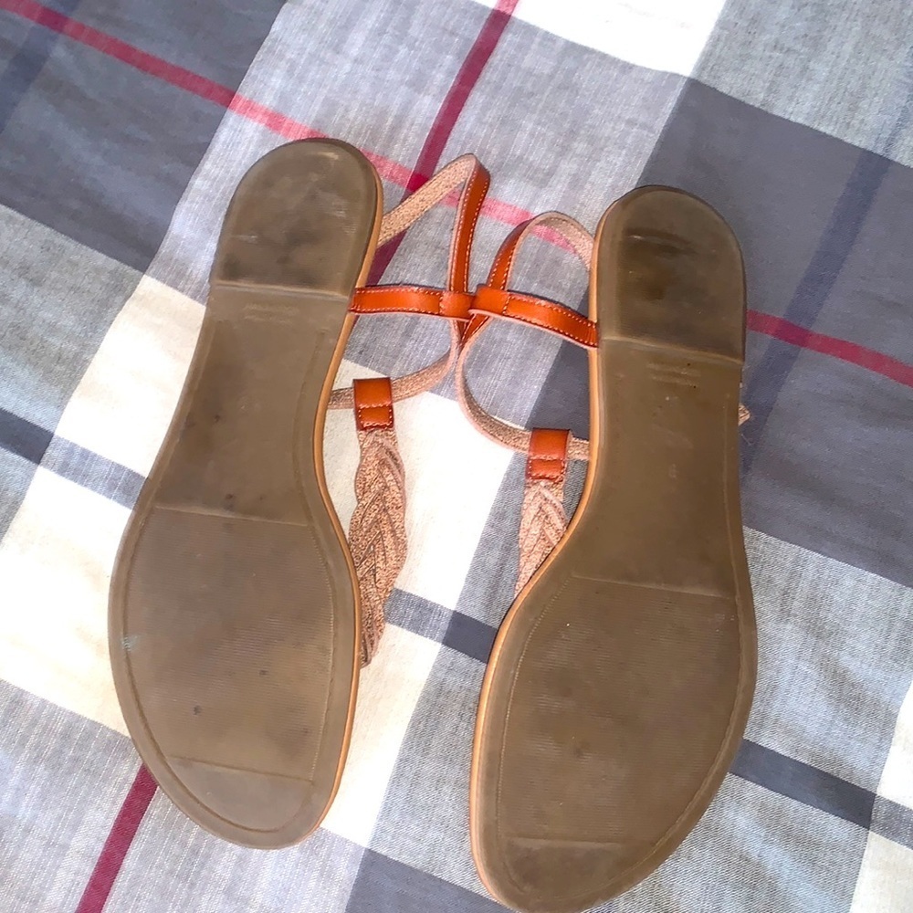 Old navy brand sandals. Very lightly used. - Picture 3 of 3